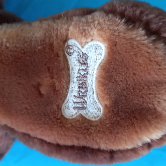 Wrinkles stuffed dog - Picture 7 of 7